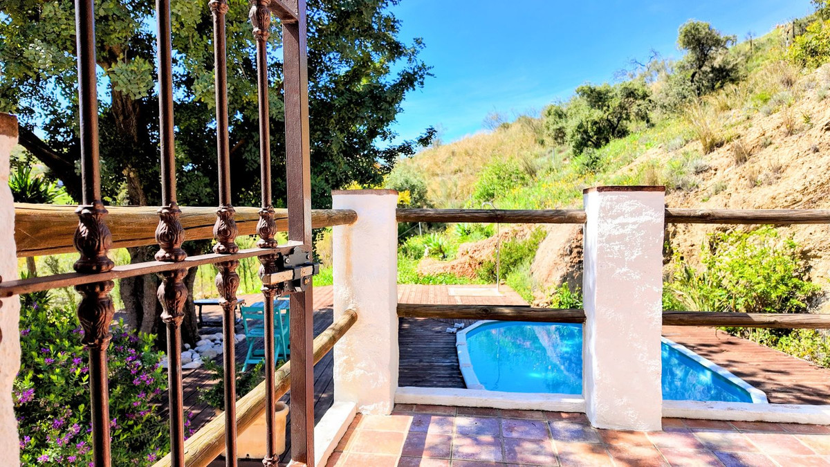 Se vende Finca - Cortijo de 3 dormitorios en Costa Del Sol, Málaga, España