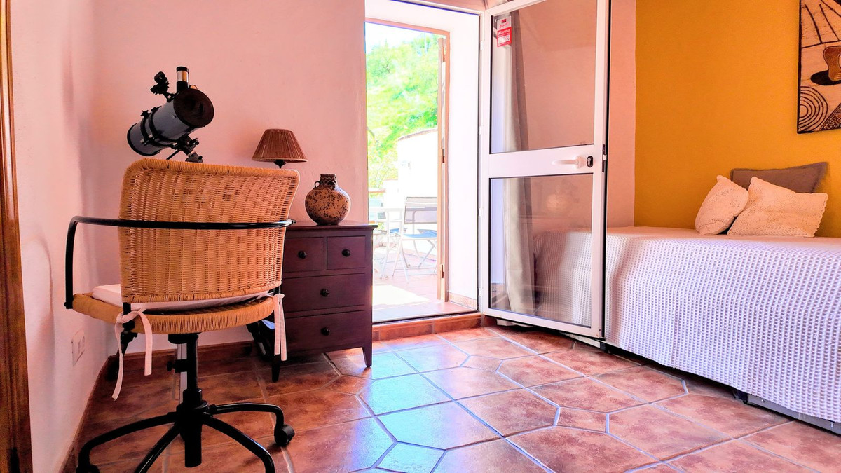 Se vende Finca - Cortijo de 3 dormitorios en Costa Del Sol, Málaga, España