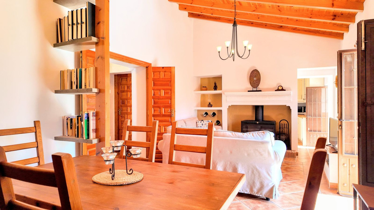 Se vende Finca - Cortijo de 3 dormitorios en Costa Del Sol, Málaga, España