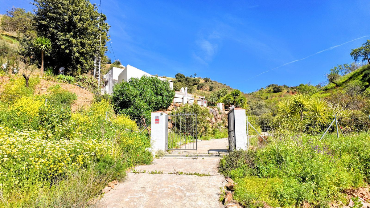 Se vende Finca - Cortijo de 3 dormitorios en Costa Del Sol, Málaga, España