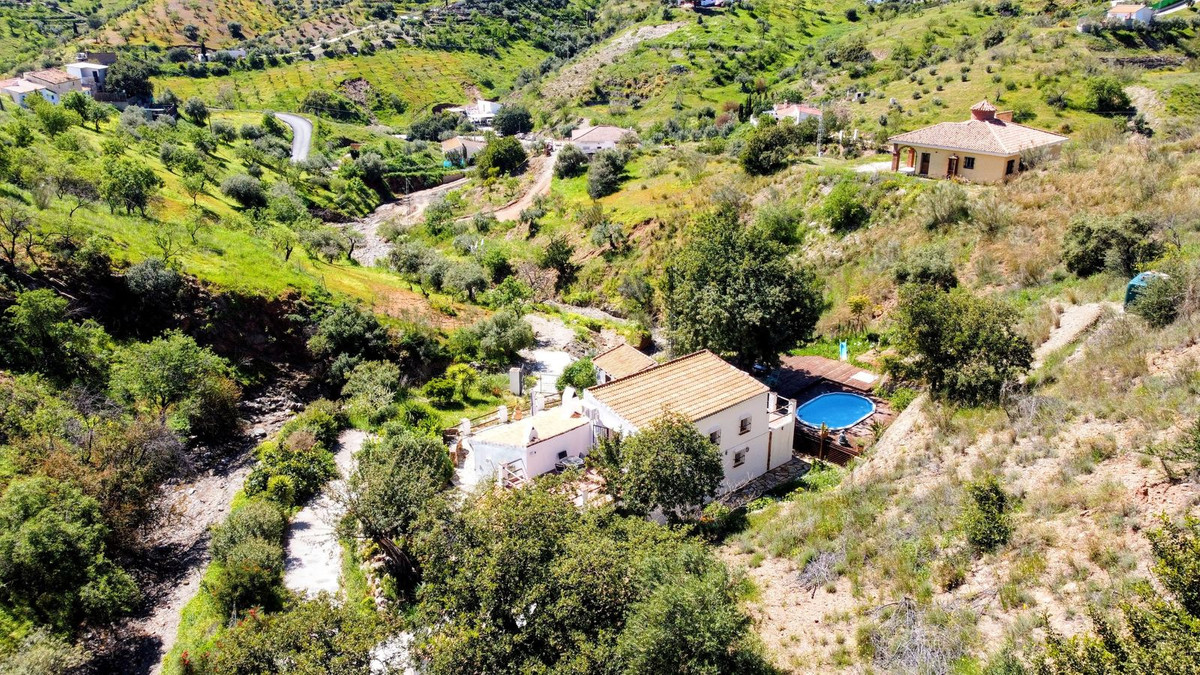 Se vende Finca - Cortijo de 3 dormitorios en Costa Del Sol, Málaga, España