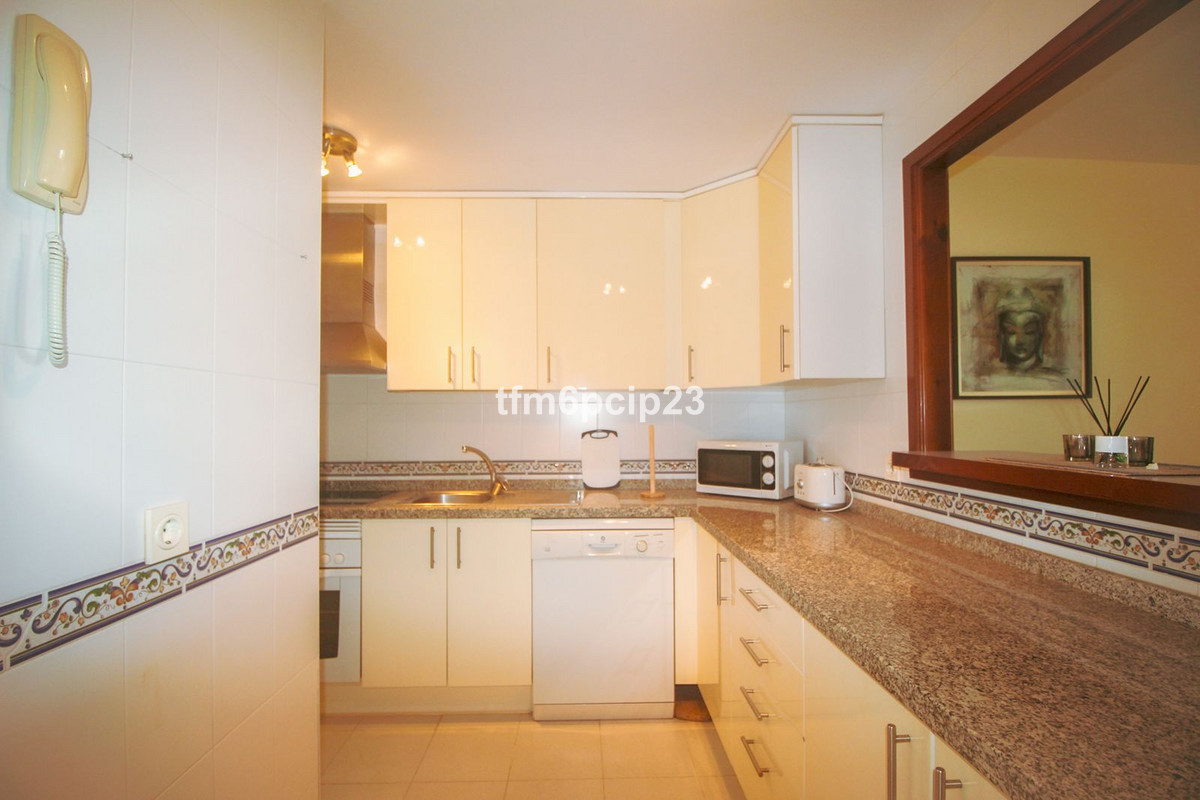 Se vende Apartamento Planta Media de 2 dormitorios en Costa Del Sol, Málaga, España
