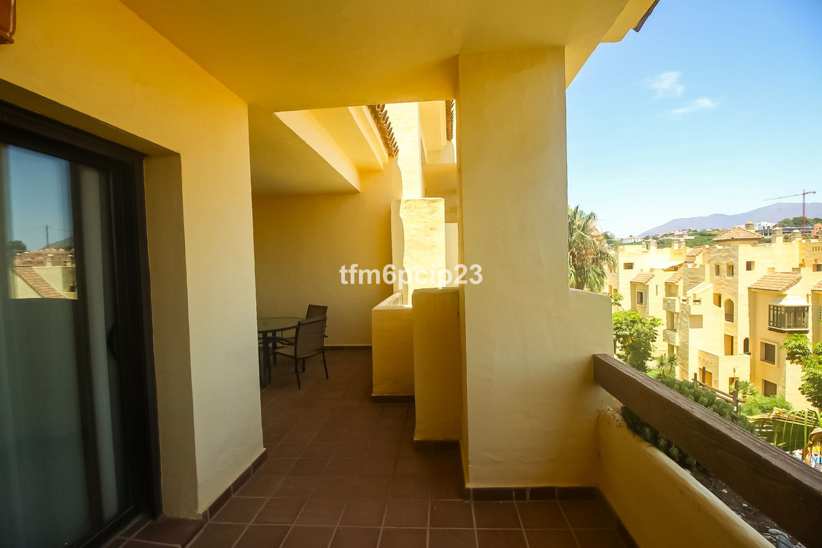 Se vende Apartamento Planta Media de 2 dormitorios en Costa Del Sol, Málaga, España