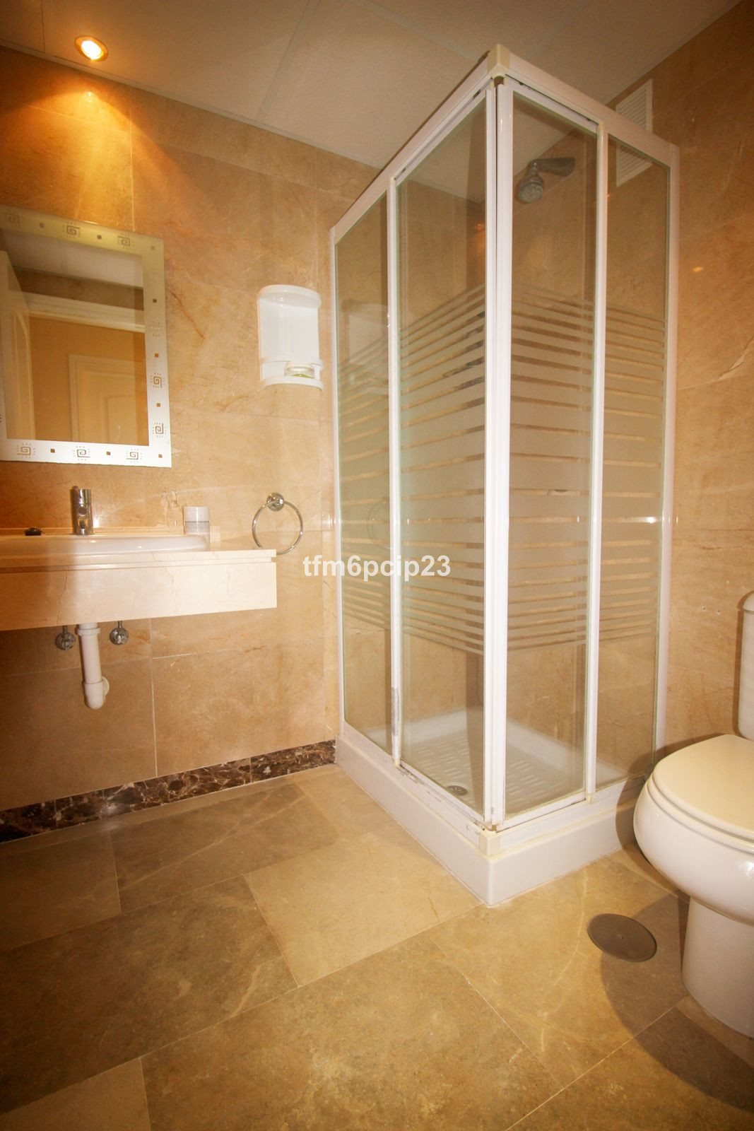 Se vende Apartamento Planta Media de 2 dormitorios en Costa Del Sol, Málaga, España