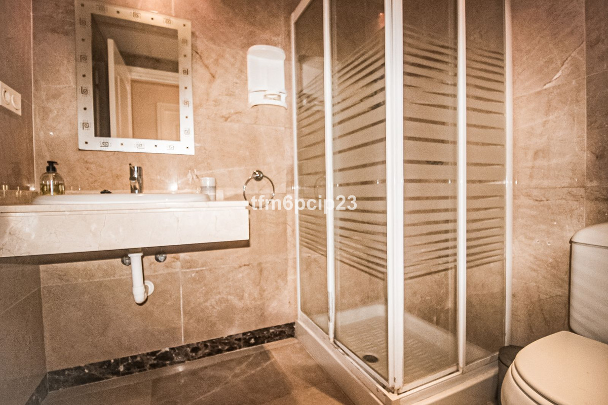 Se vende Apartamento Planta Media de 2 dormitorios en Costa Del Sol, Málaga, España