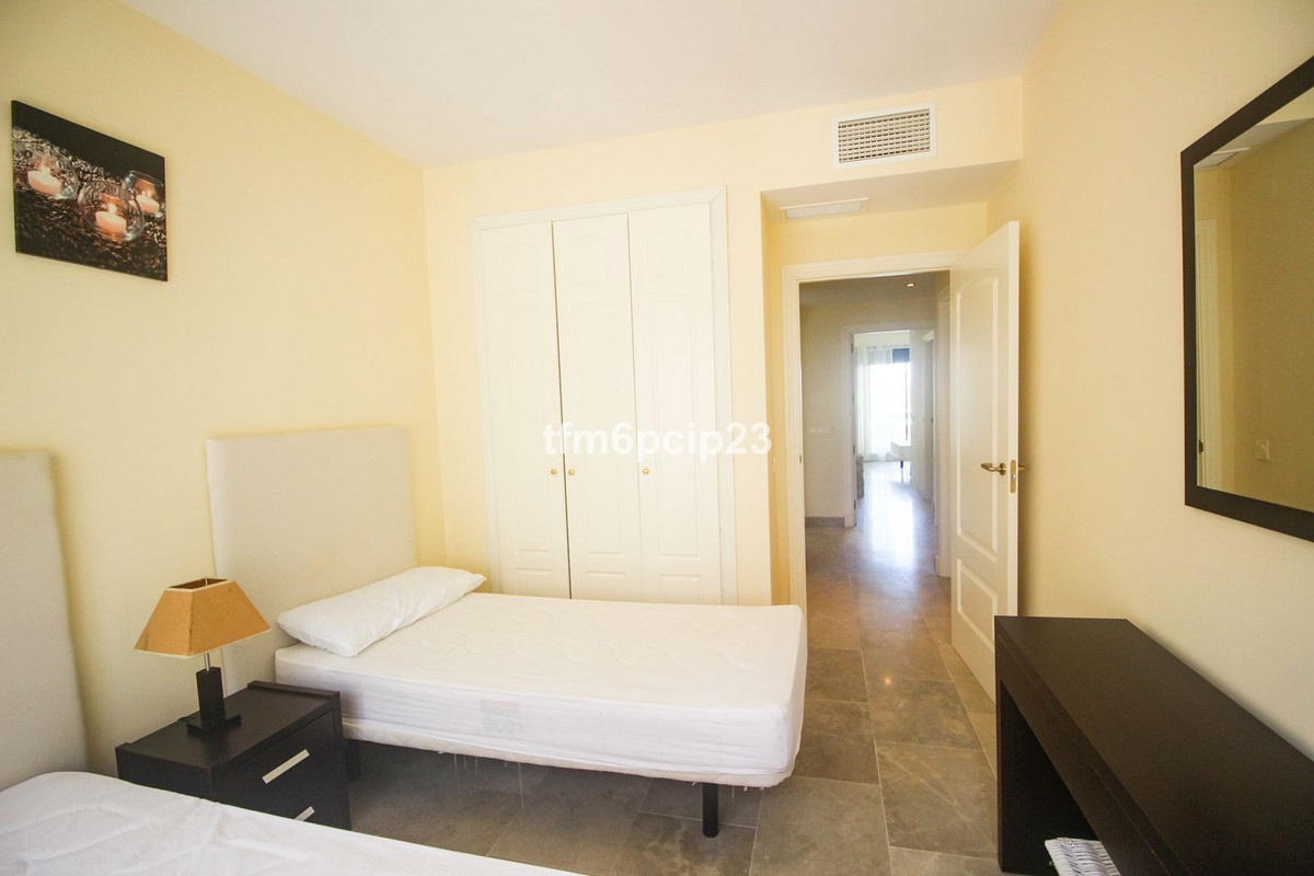 Se vende Apartamento Planta Media de 2 dormitorios en Costa Del Sol, Málaga, España