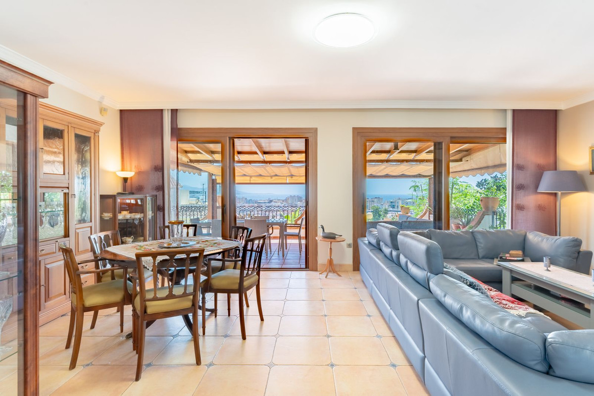 9 Bed Townhouse for sale in Torre Del Mar Costa Del Sol East, Málaga, Spain