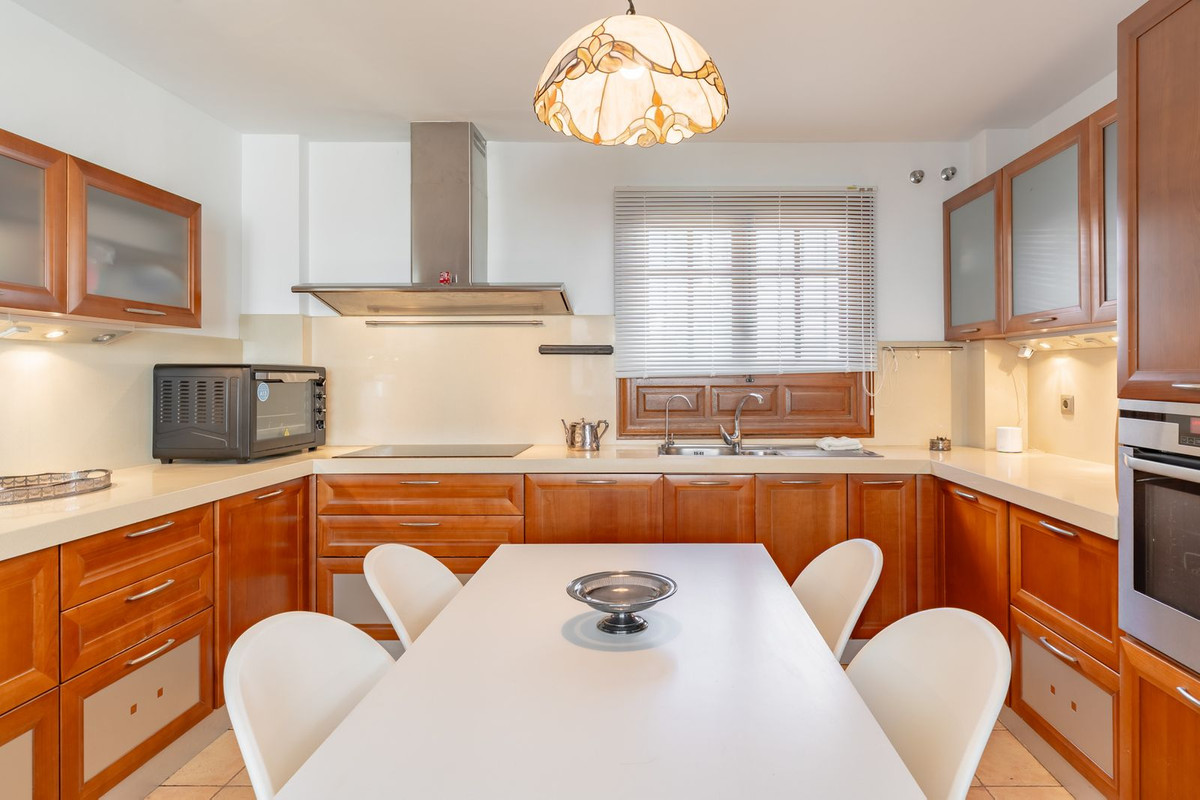 9 Bed Townhouse for sale in Torre Del Mar Costa Del Sol East, Málaga, Spain
