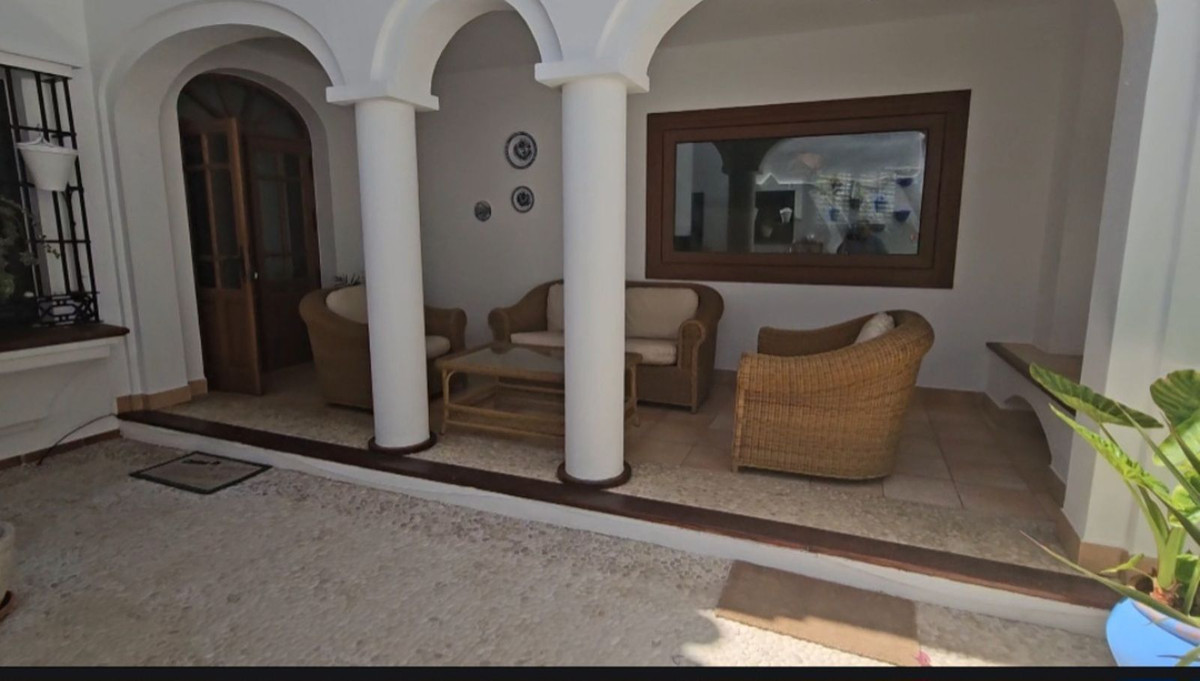 9 Bed Townhouse for sale in Torre Del Mar Costa Del Sol East, Málaga, Spain