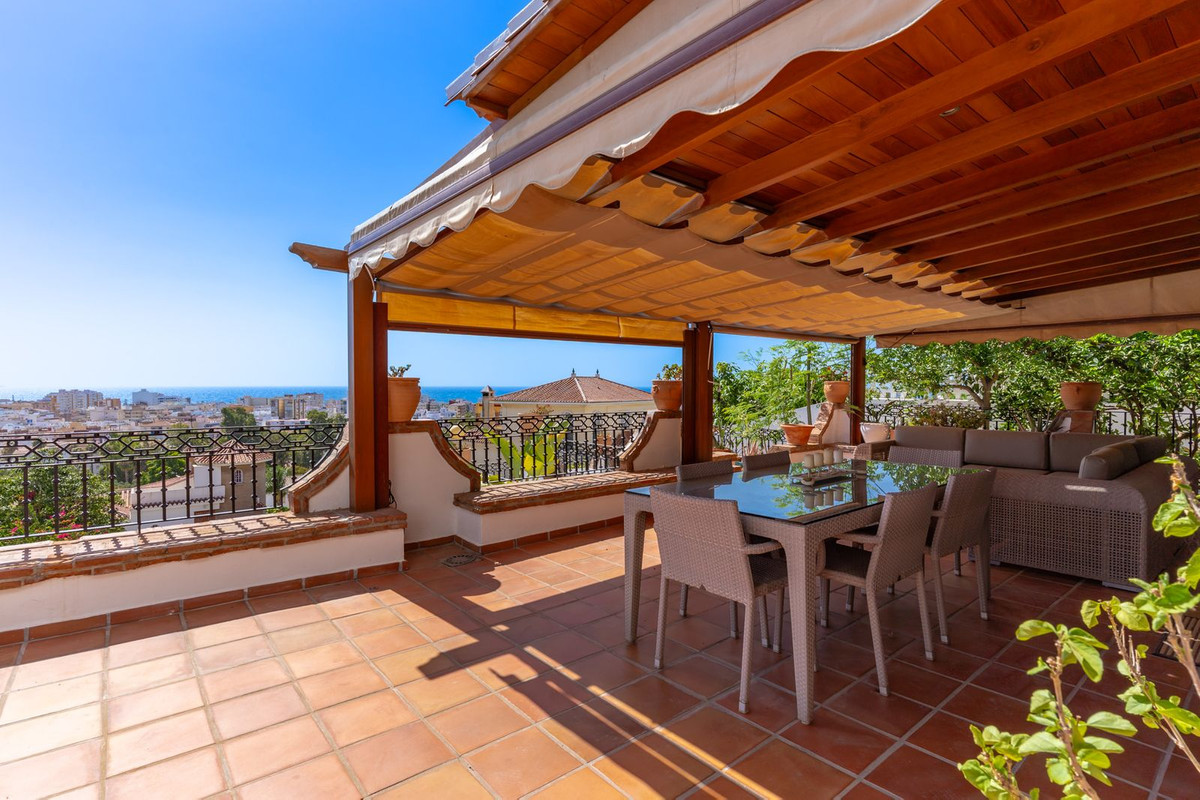 9 Bed Townhouse for sale in Torre Del Mar Costa Del Sol East, Málaga, Spain