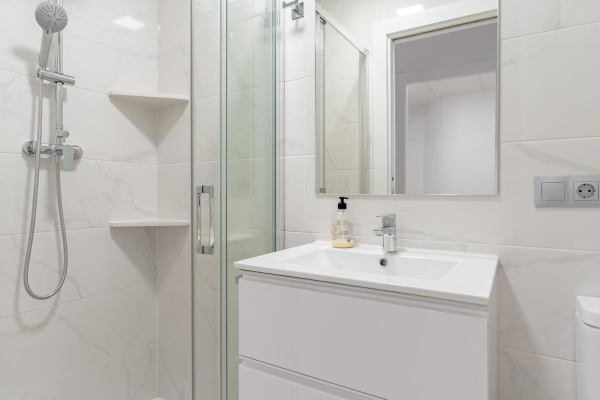 9 Bed Townhouse for sale in Torre Del Mar Costa Del Sol East, Málaga, Spain