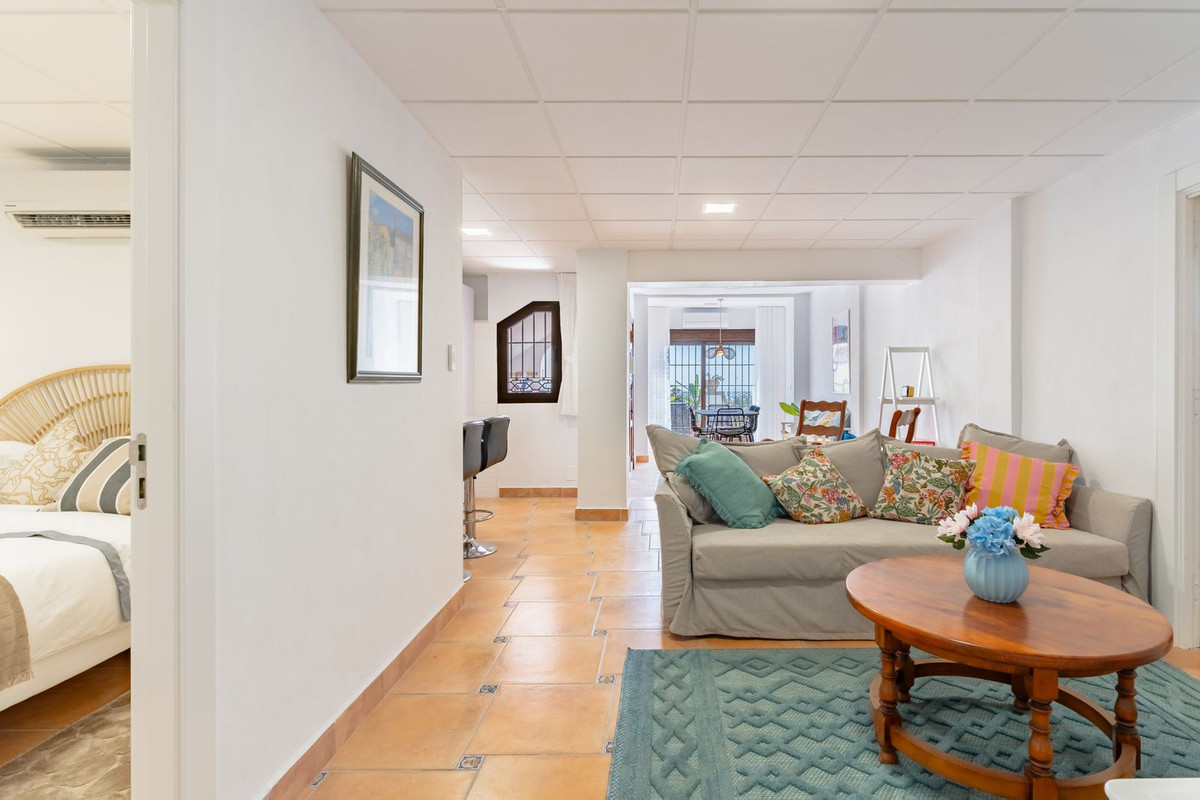 9 Bed Townhouse for sale in Torre Del Mar Costa Del Sol East, Málaga, Spain