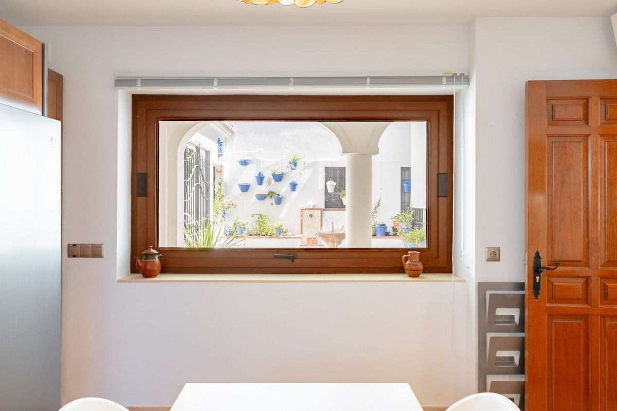 9 Bed Townhouse for sale in Torre Del Mar Costa Del Sol East, Málaga, Spain
