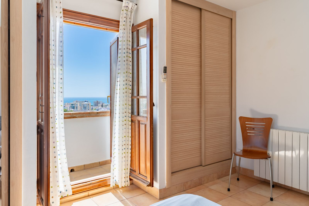 9 Bed Townhouse for sale in Torre Del Mar Costa Del Sol East, Málaga, Spain