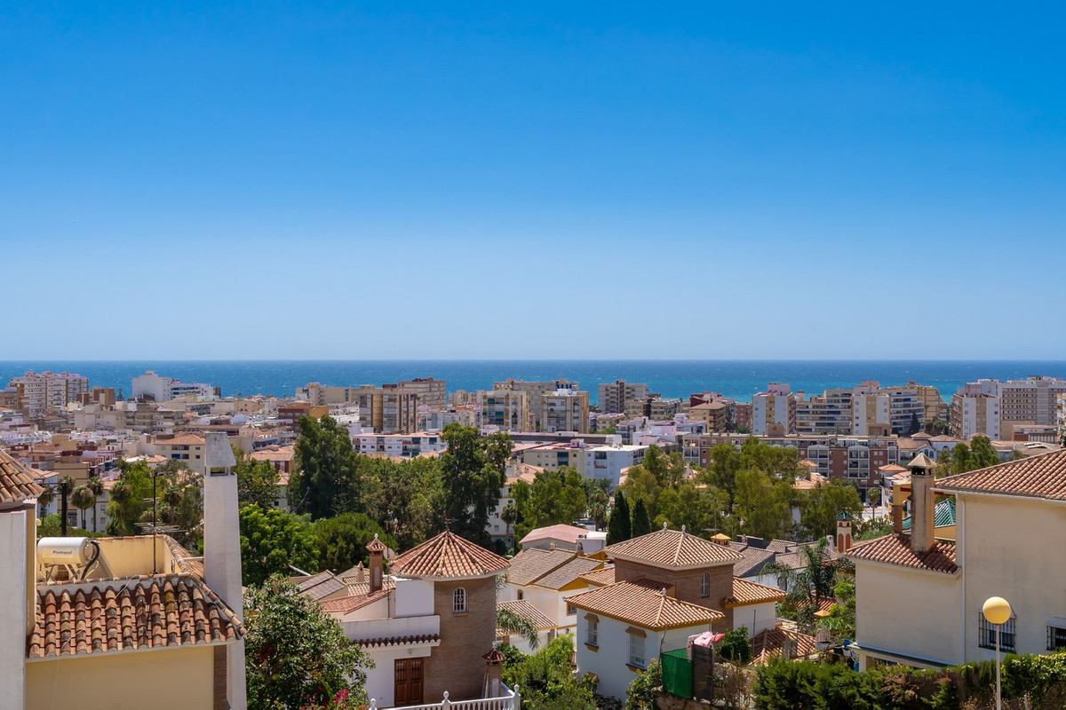 9 Bed Townhouse for sale in Torre Del Mar Costa Del Sol East, Málaga, Spain
