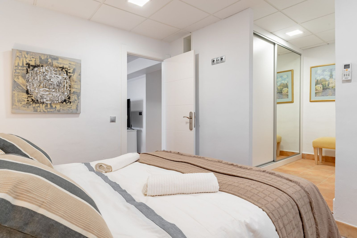 9 Bed Townhouse for sale in Torre Del Mar Costa Del Sol East, Málaga, Spain