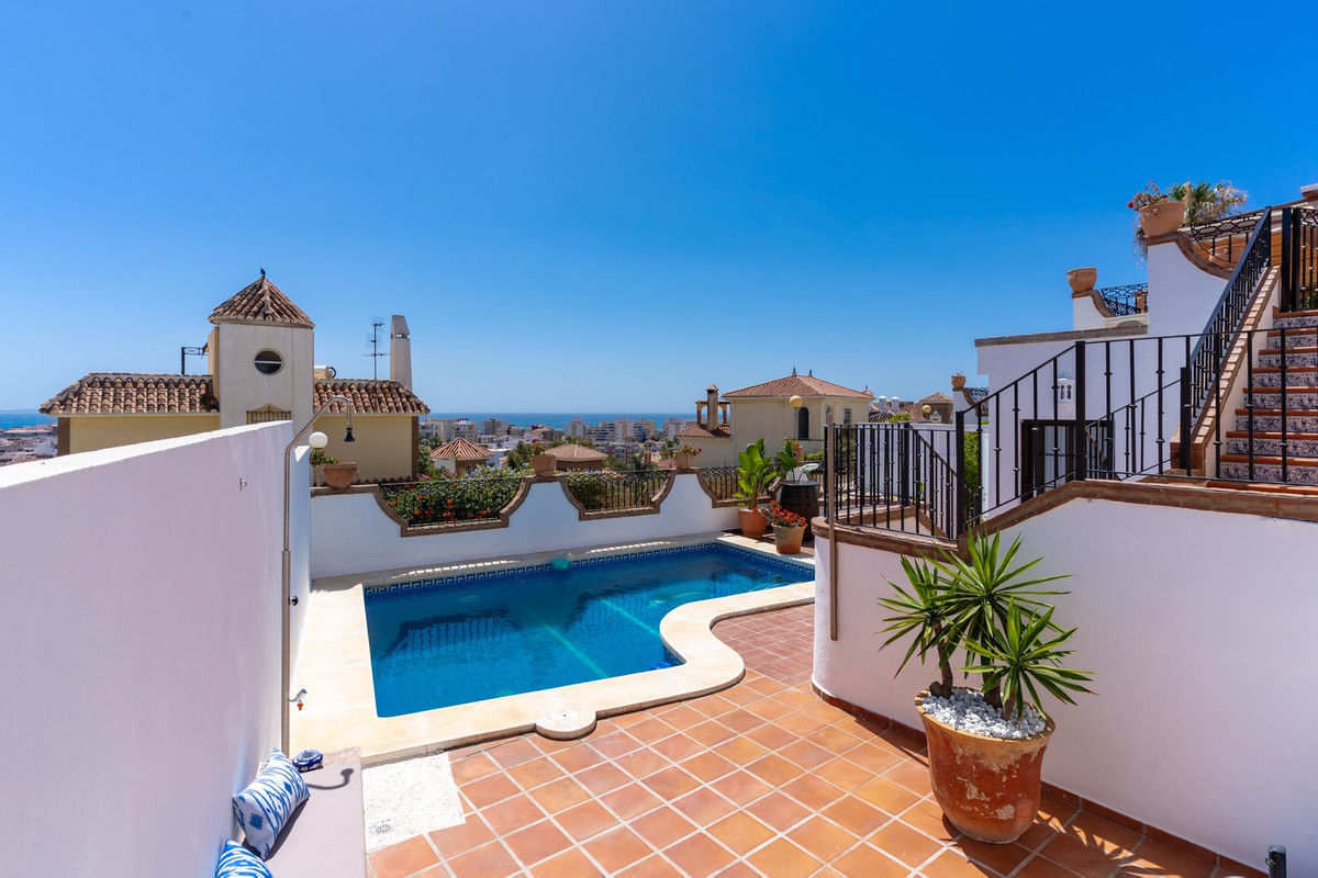 9 Bed Townhouse for sale in Torre Del Mar Costa Del Sol East, Málaga, Spain