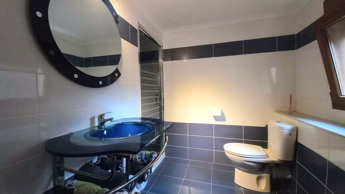 Se vende Villa - Chalet de 4 dormitorios en Costa Blanca, Alicante, España