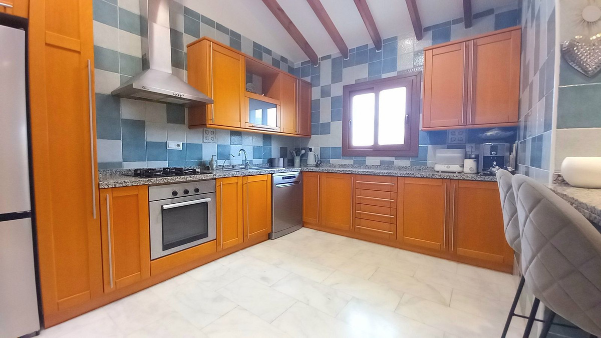 Se vende Villa - Chalet de 4 dormitorios en Costa Blanca, Alicante, España
