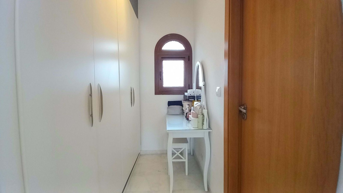 Se vende Villa - Chalet de 4 dormitorios en Costa Blanca, Alicante, España