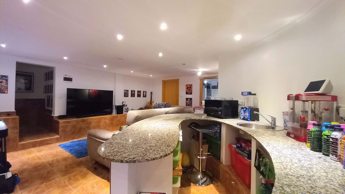 Se vende Villa - Chalet de 4 dormitorios en Costa Blanca, Alicante, España