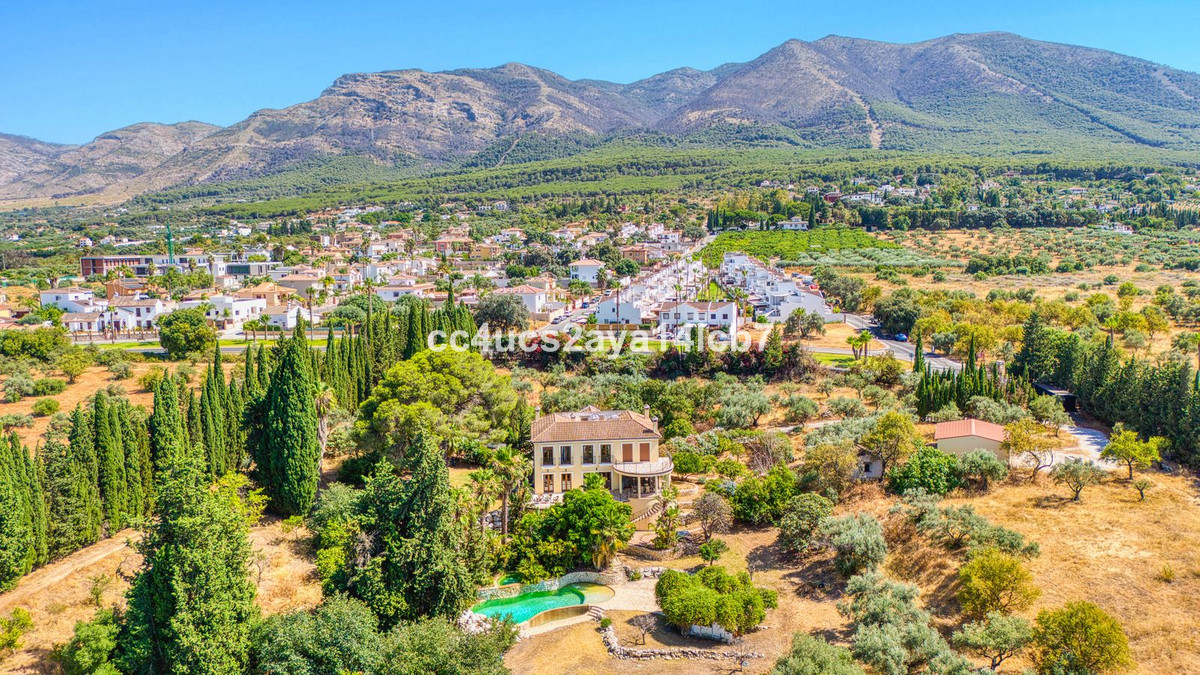 Se vende Villa - Chalet de 6 dormitorios en Costa Del Sol, Málaga, España