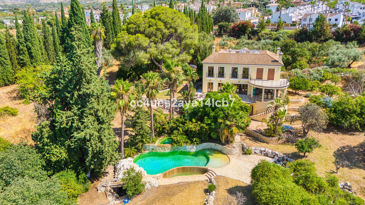 Se vende Villa - Chalet de 6 dormitorios en Costa Del Sol, Málaga, España