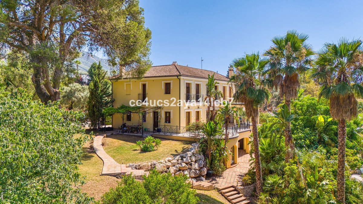 Se vende Villa - Chalet de 6 dormitorios en Costa Del Sol, Málaga, España