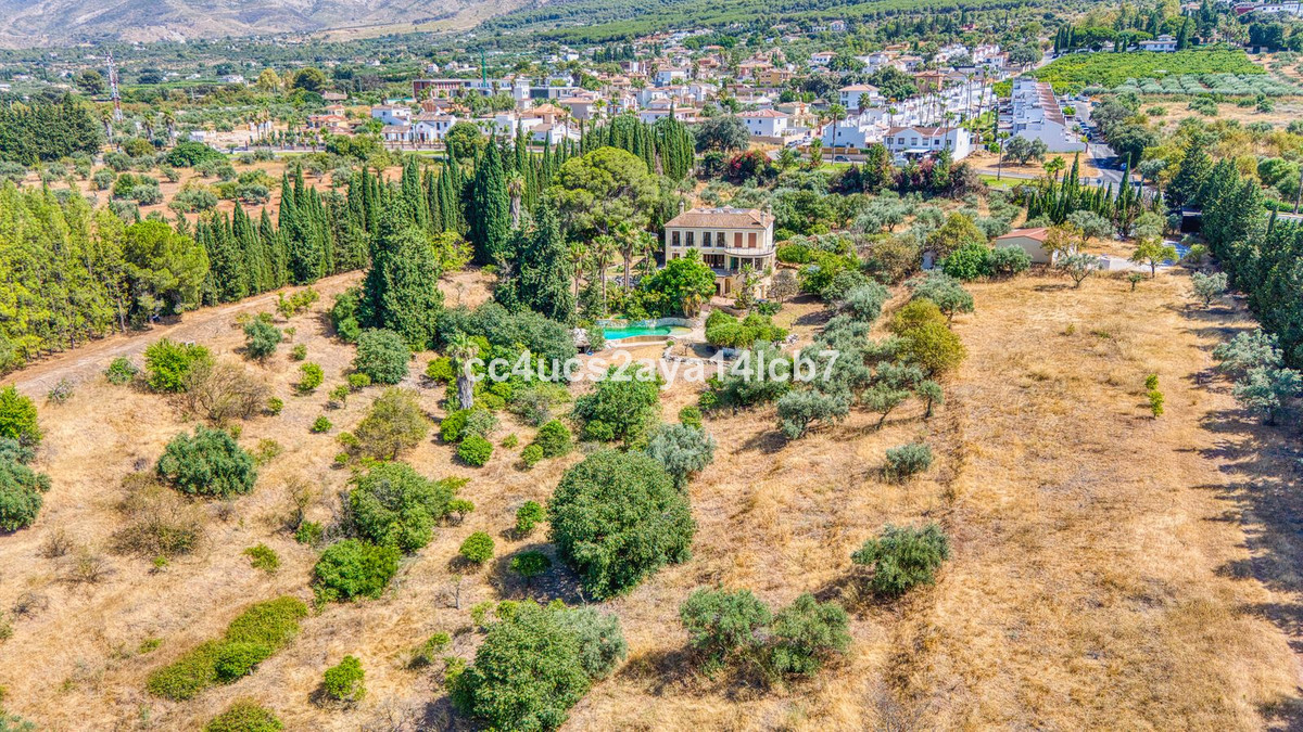 Se vende Villa - Chalet de 6 dormitorios en Costa Del Sol, Málaga, España