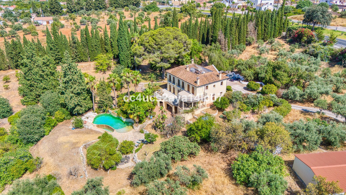 Se vende Villa - Chalet de 6 dormitorios en Costa Del Sol, Málaga, España