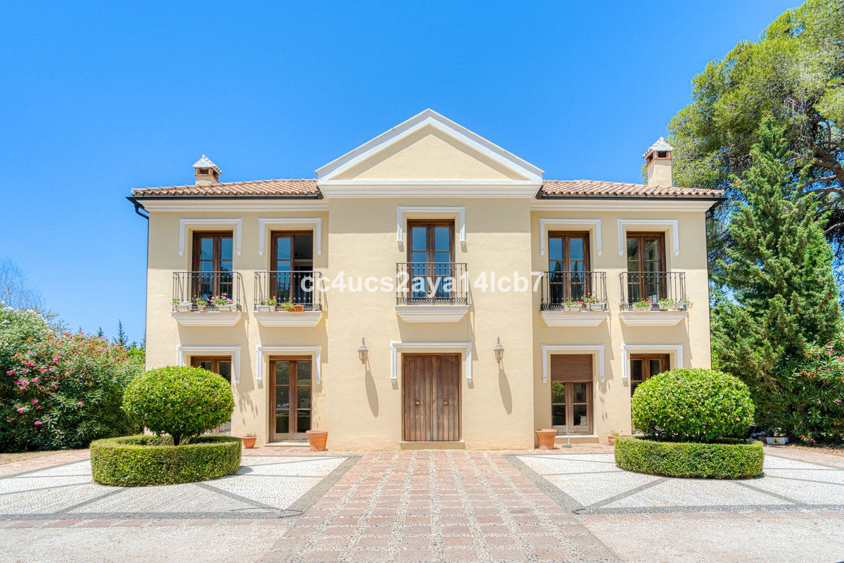 Se vende Villa - Chalet de 6 dormitorios en Costa Del Sol, Málaga, España