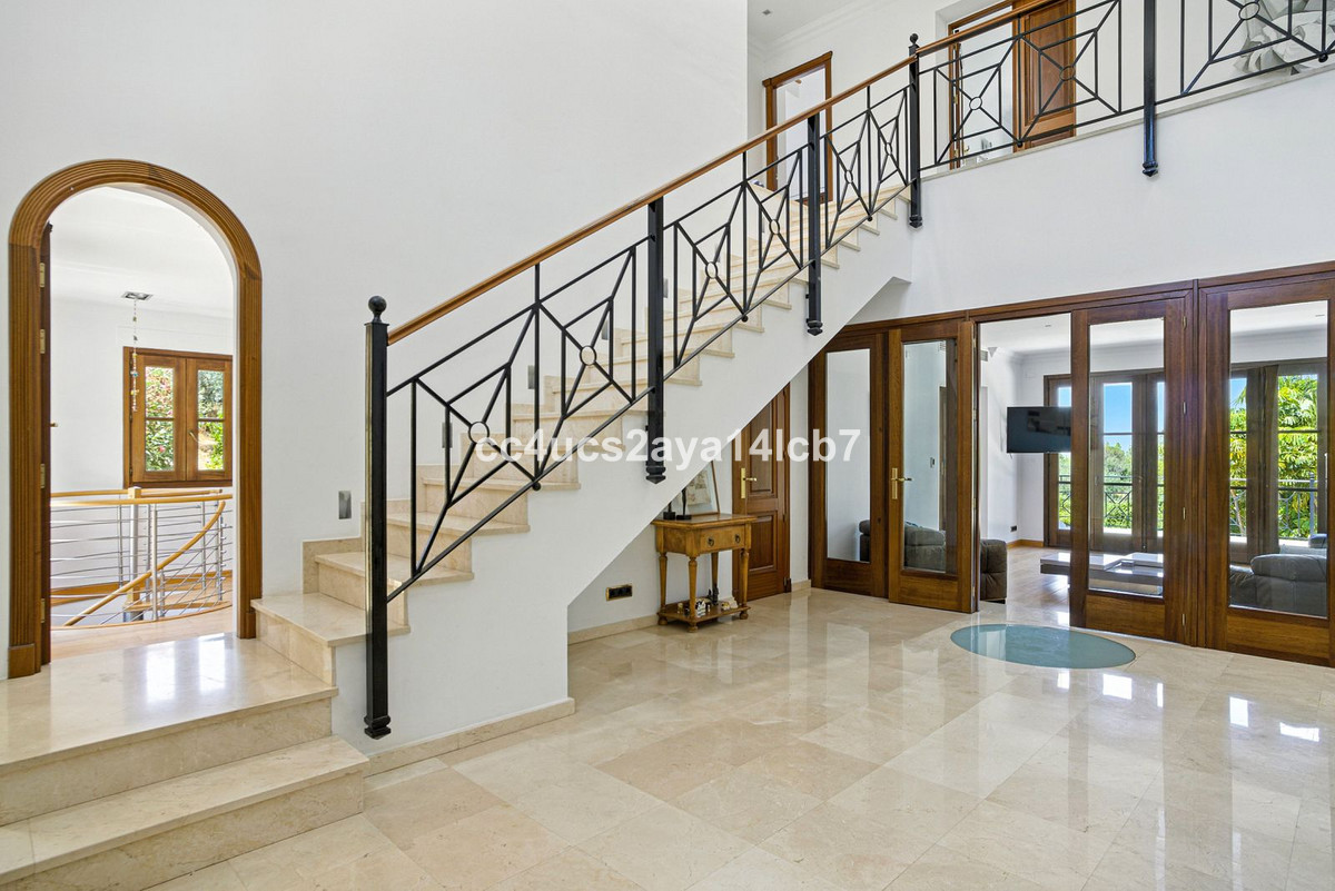 Se vende Villa - Chalet de 6 dormitorios en Costa Del Sol, Málaga, España