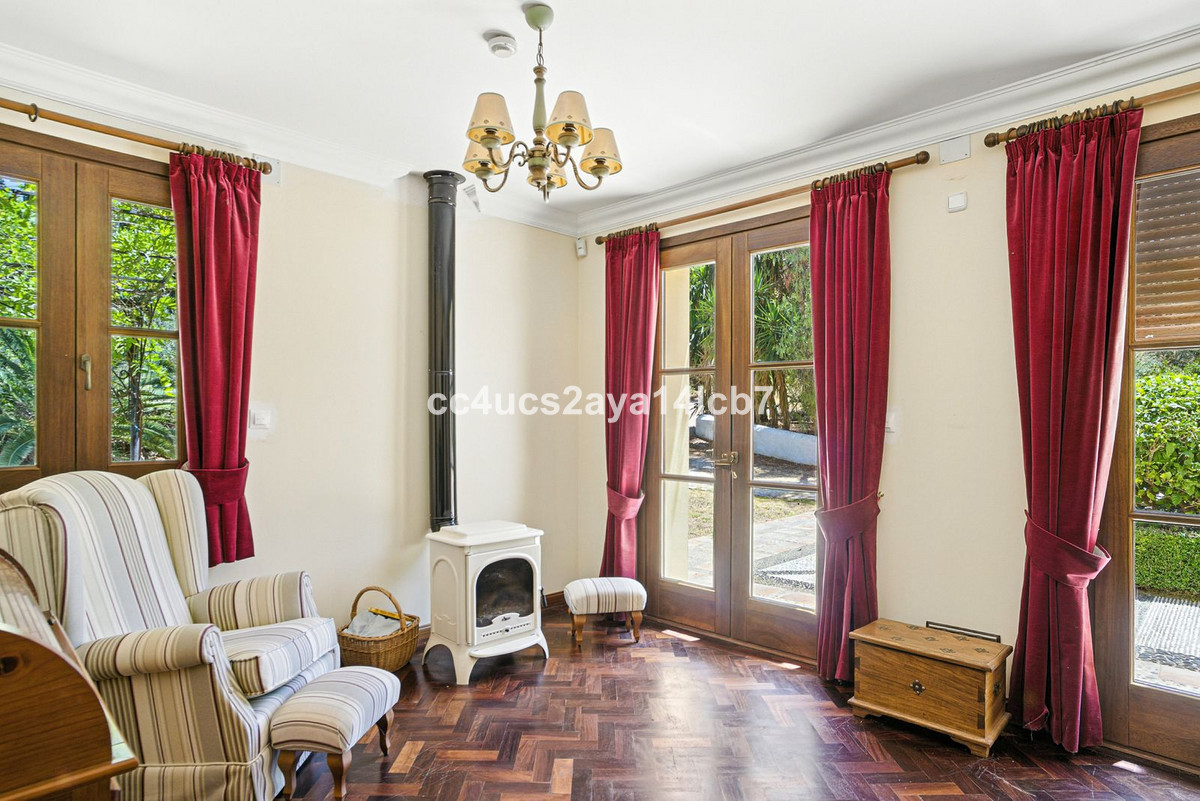 Se vende Villa - Chalet de 6 dormitorios en Costa Del Sol, Málaga, España