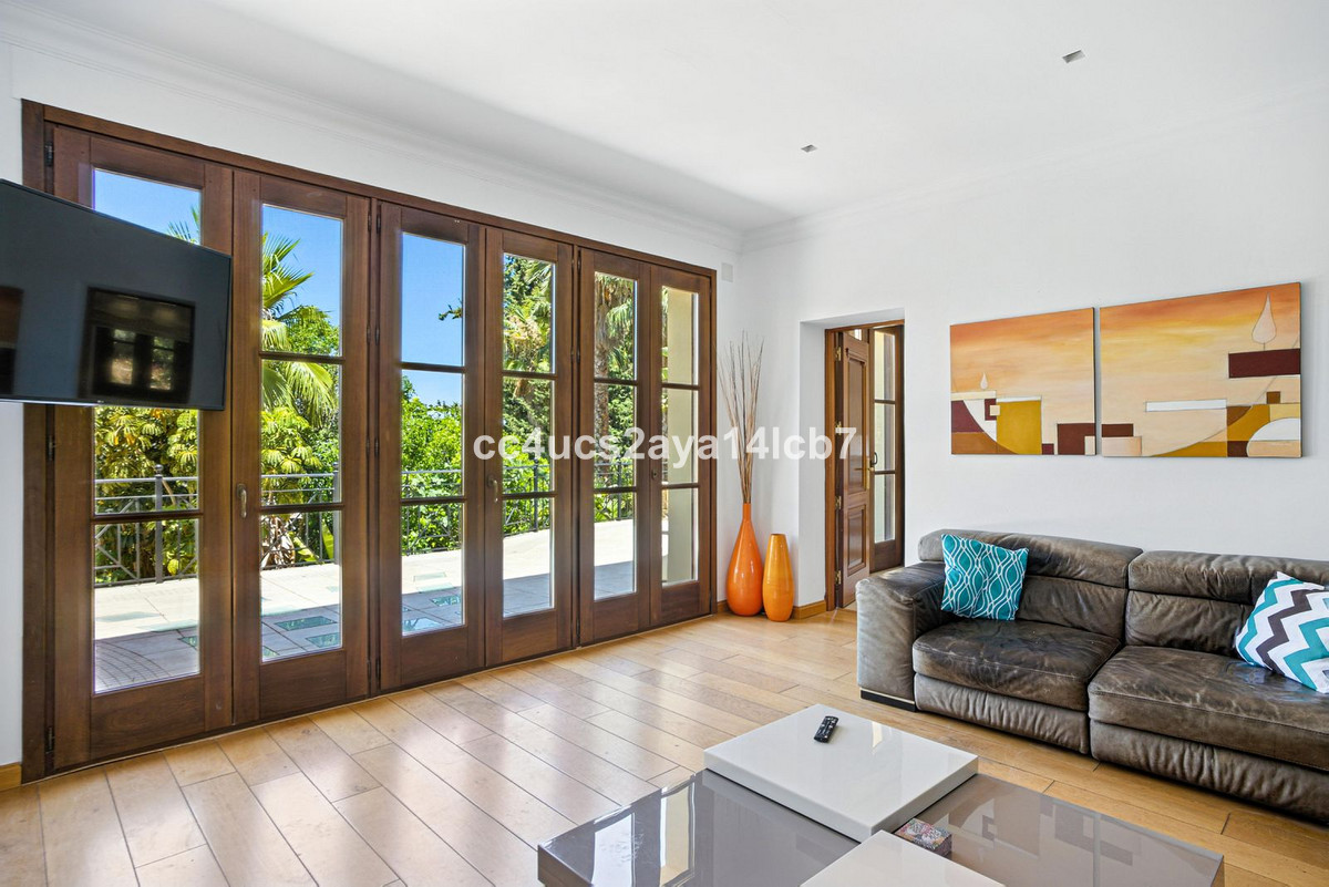 Se vende Villa - Chalet de 6 dormitorios en Costa Del Sol, Málaga, España