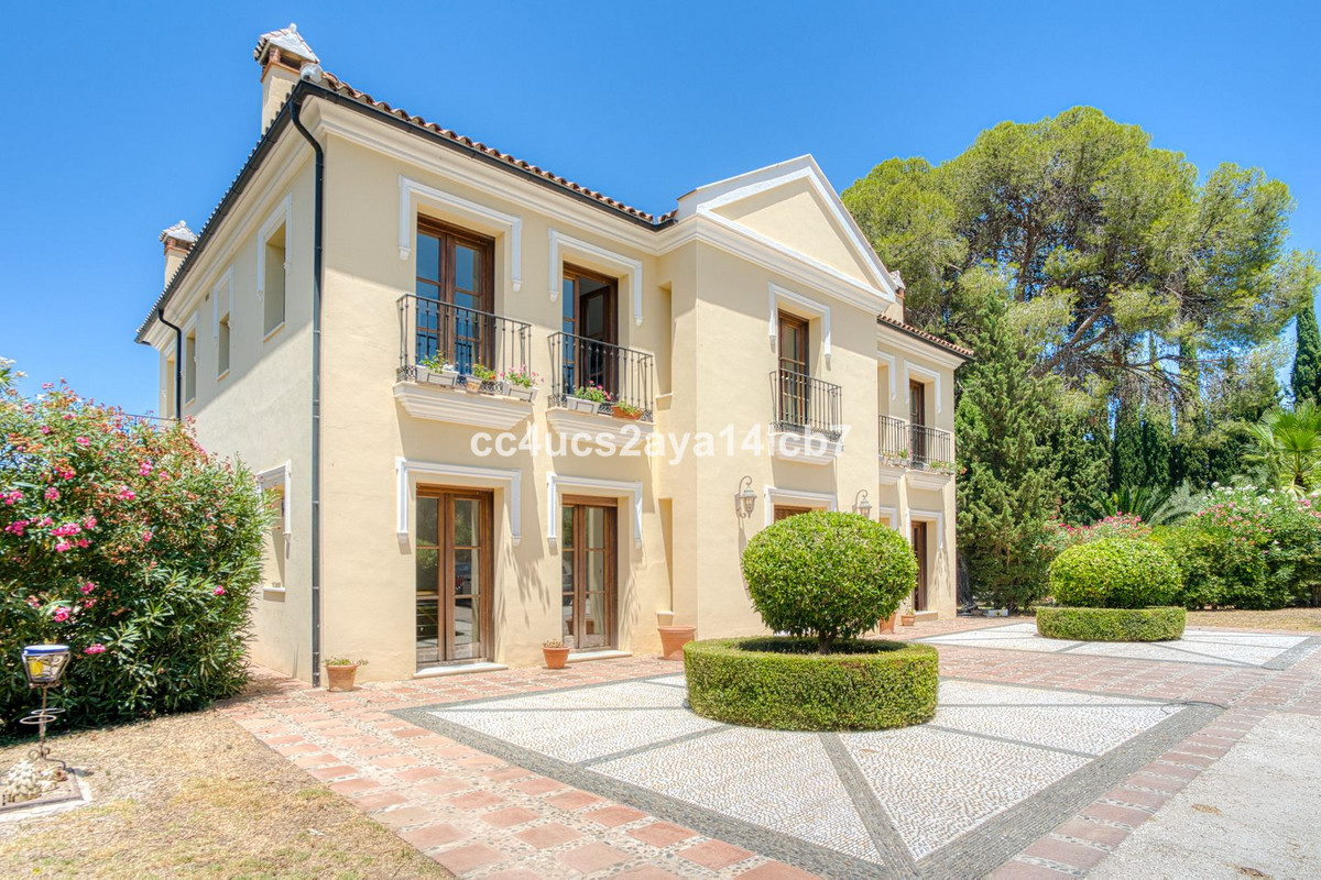 Se vende Villa - Chalet de 6 dormitorios en Costa Del Sol, Málaga, España