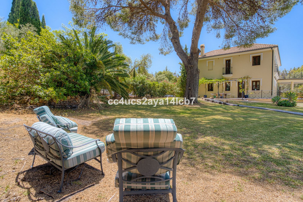Se vende Villa - Chalet de 6 dormitorios en Costa Del Sol, Málaga, España