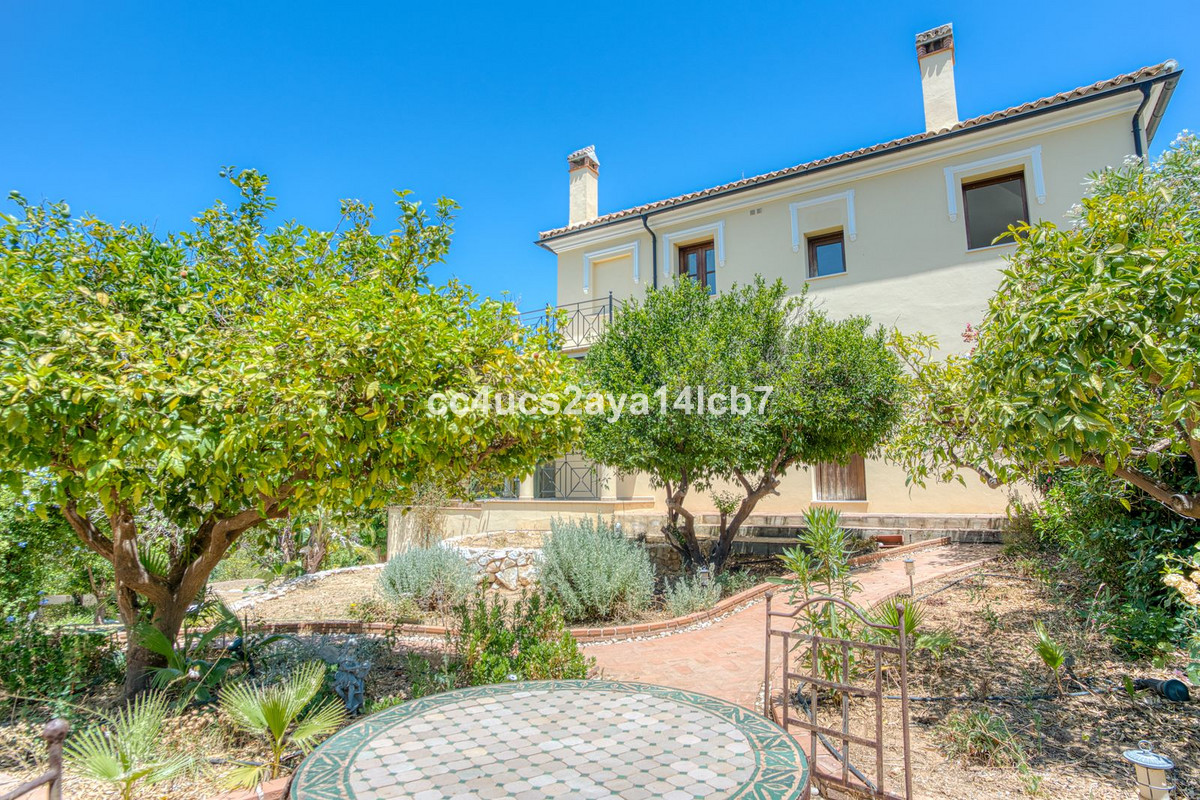 Se vende Villa - Chalet de 6 dormitorios en Costa Del Sol, Málaga, España