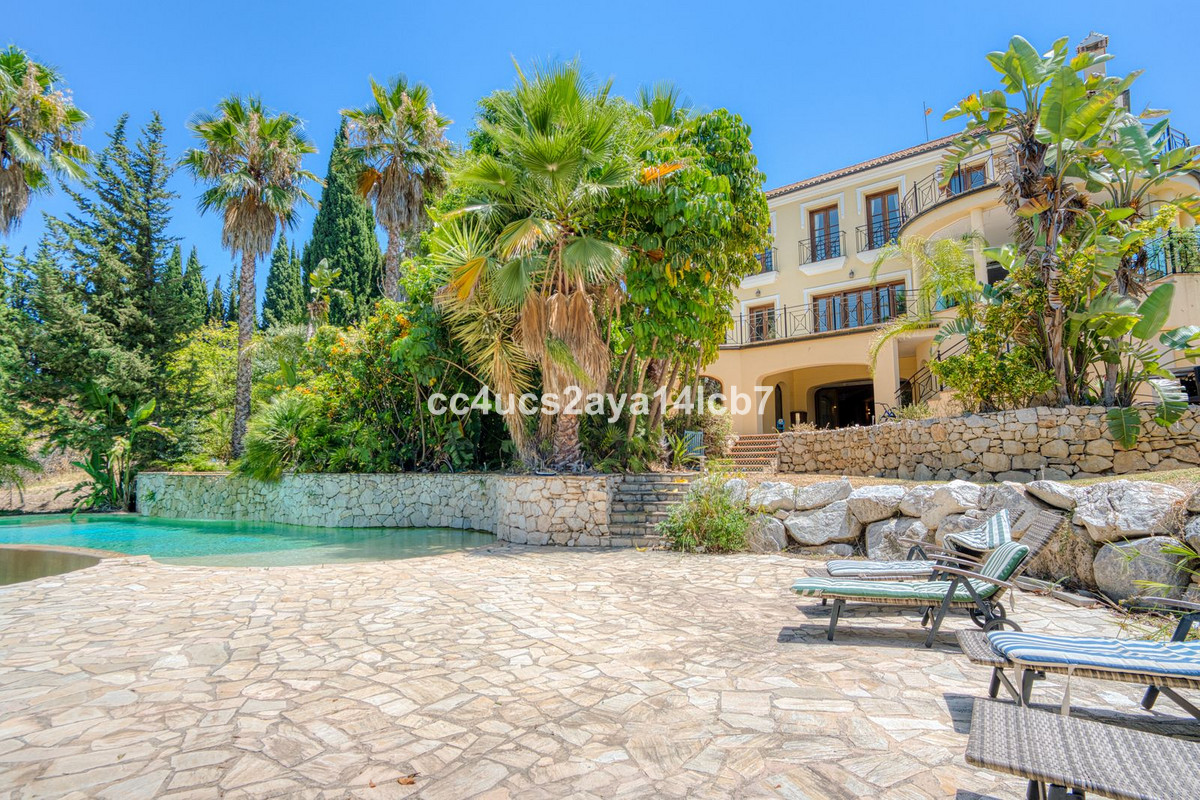 Se vende Villa - Chalet de 6 dormitorios en Costa Del Sol, Málaga, España