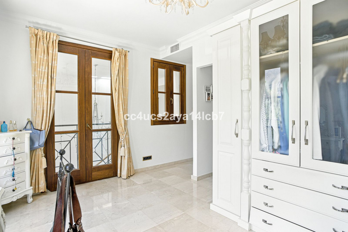 Se vende Villa - Chalet de 6 dormitorios en Costa Del Sol, Málaga, España