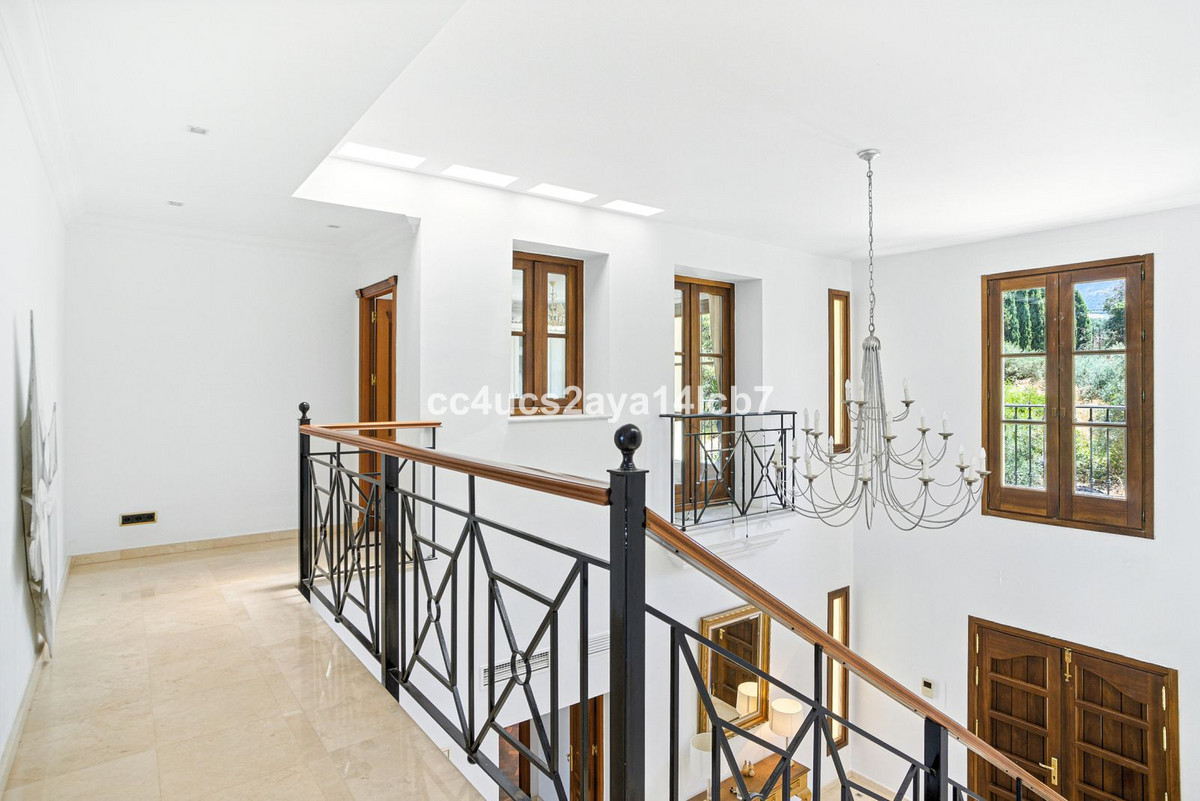 Se vende Villa - Chalet de 6 dormitorios en Costa Del Sol, Málaga, España