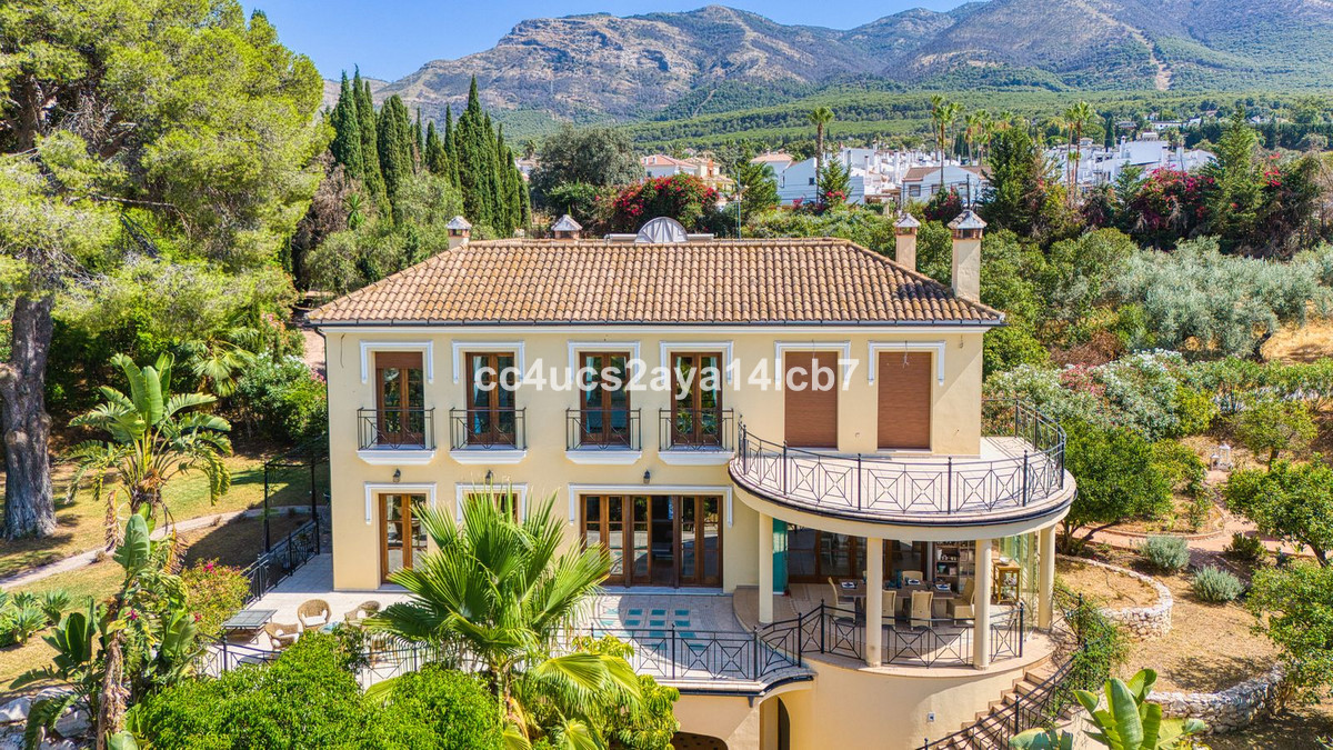 Se vende Villa - Chalet de 6 dormitorios en Costa Del Sol, Málaga, España