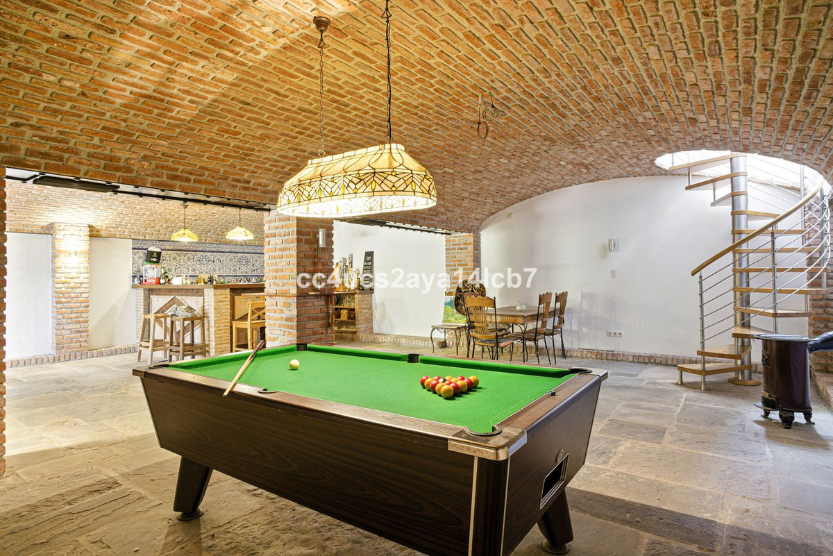Se vende Villa - Chalet de 6 dormitorios en Costa Del Sol, Málaga, España