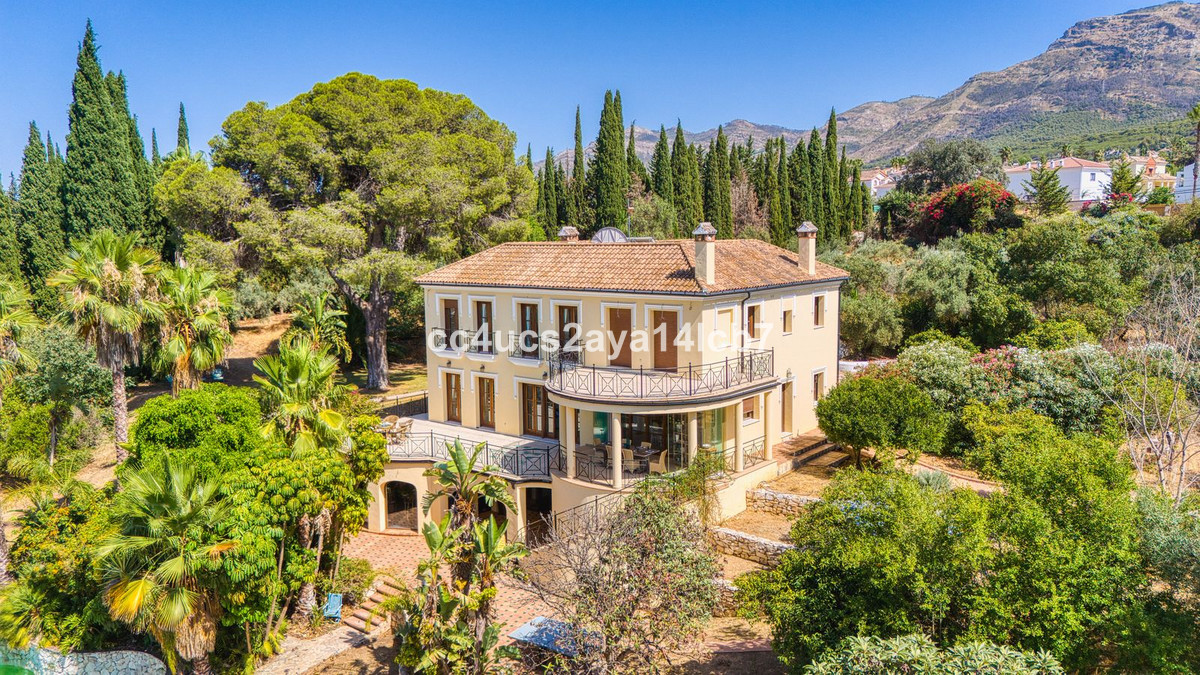 Se vende Villa - Chalet de 6 dormitorios en Costa Del Sol, Málaga, España