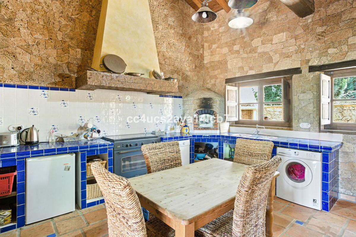 Se vende Villa - Chalet de 6 dormitorios en Costa Del Sol, Málaga, España
