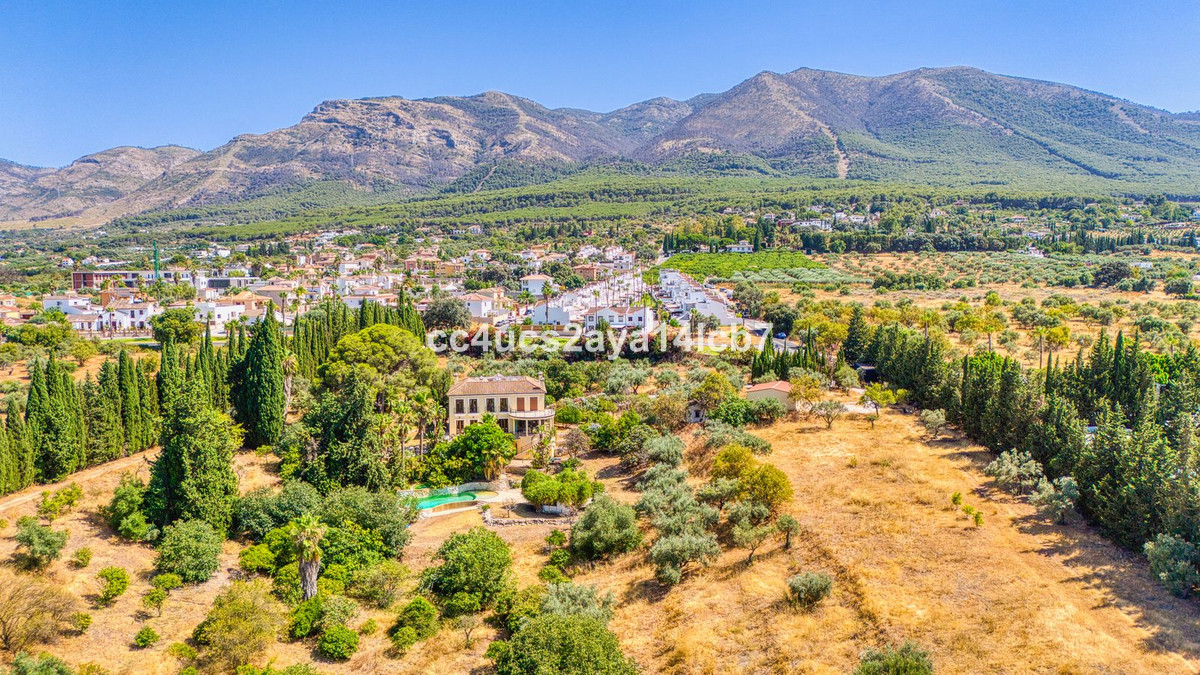 Se vende Villa - Chalet de 6 dormitorios en Costa Del Sol, Málaga, España