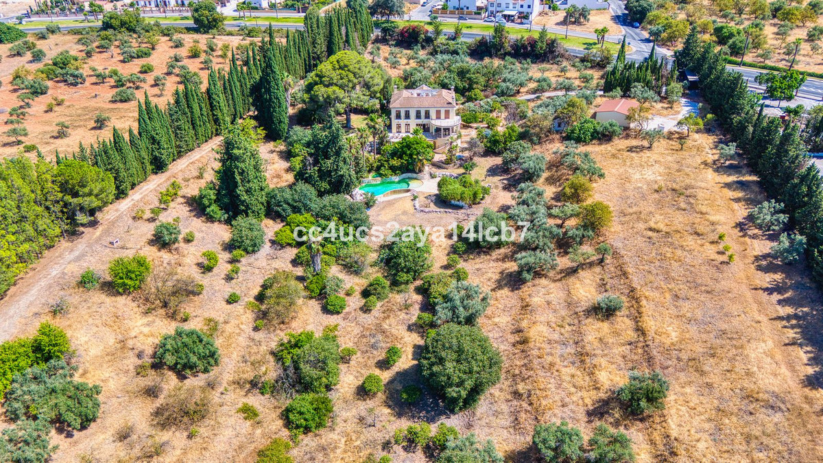 Se vende Villa - Chalet de 6 dormitorios en Costa Del Sol, Málaga, España
