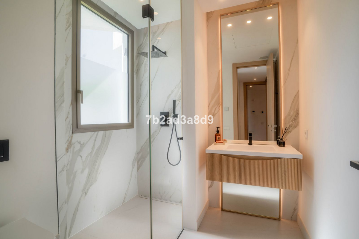 Se vende Villa - Chalet de 3 dormitorios en Costa Del Sol, Málaga, España