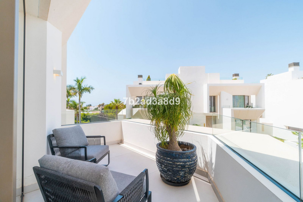 Se vende Villa - Chalet de 3 dormitorios en Costa Del Sol, Málaga, España