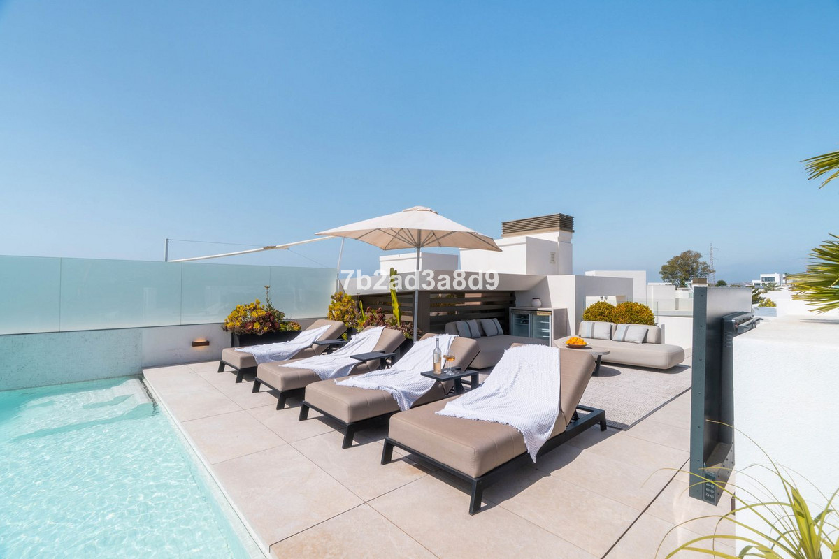 Se vende Villa - Chalet de 3 dormitorios en Costa Del Sol, Málaga, España