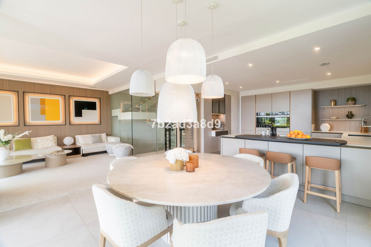 Se vende Villa - Chalet de 3 dormitorios en Costa Del Sol, Málaga, España